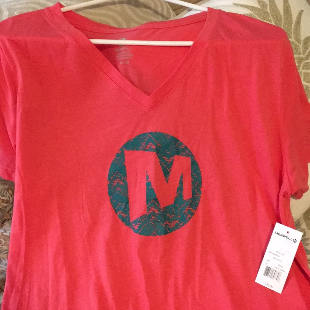 NWT Merrell women’s v-neck